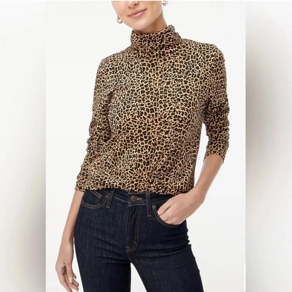 J. Crew Factory Tops - NWOT J.Crew Factory Leopard Printed Tissue Turtleneck